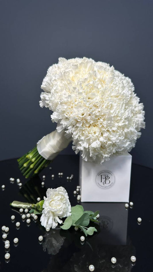 Весільний монобукет з мереживних діантусів