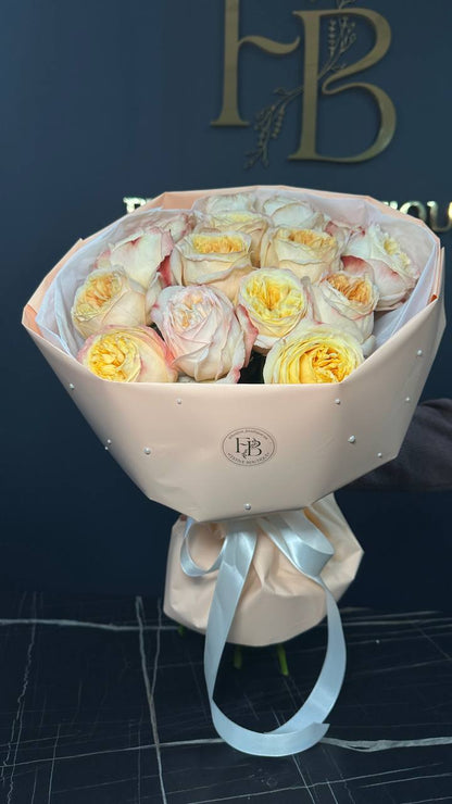 Монобукет з півонієвидної троянди