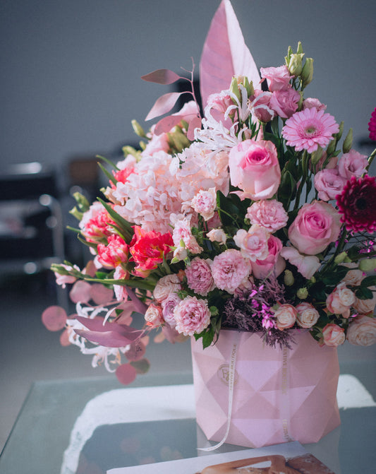 Авторська Квіткова композиція “Blossom” з 10 видів квітів