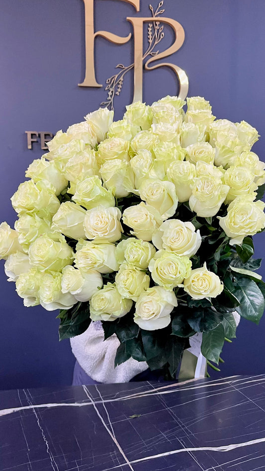 Букет з 51 еквадорської троянди Mondial під стрічку