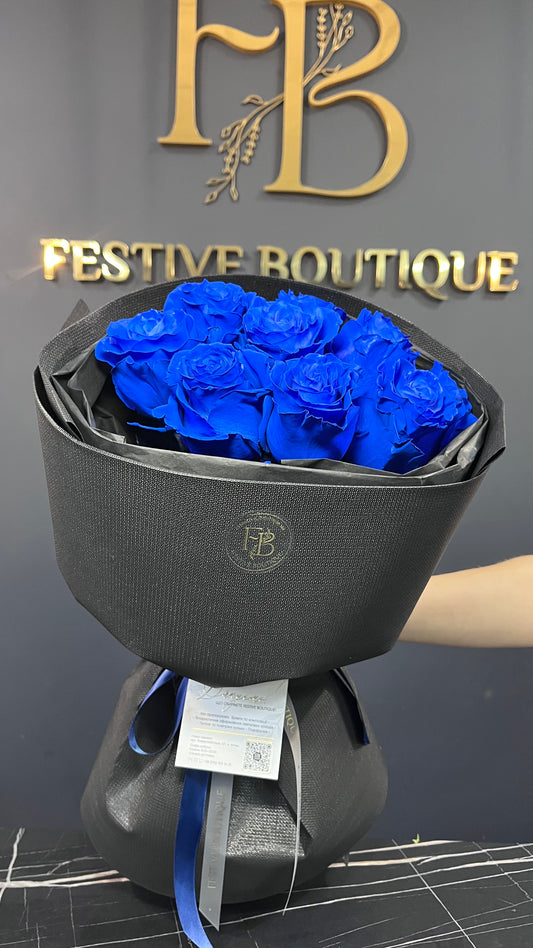 Букет із синіх еквадорських троянд
