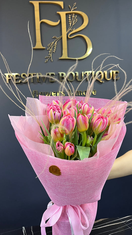 Монобукет з голландських півонієвидних тюльпанів