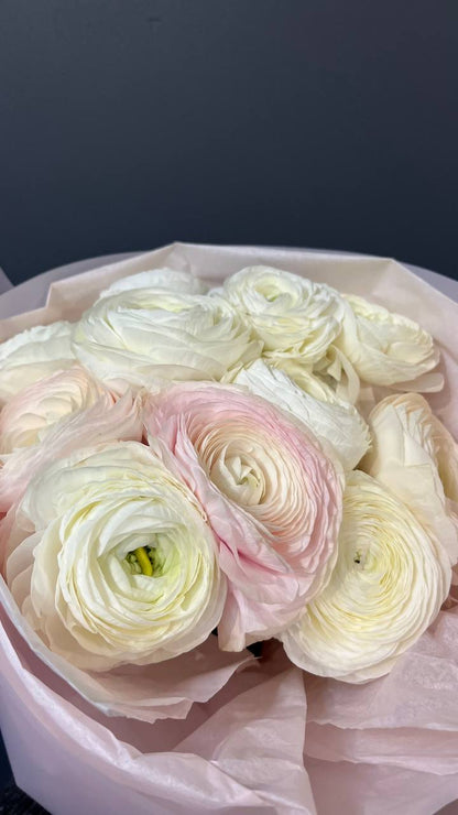 Монобукет з ранункулюса