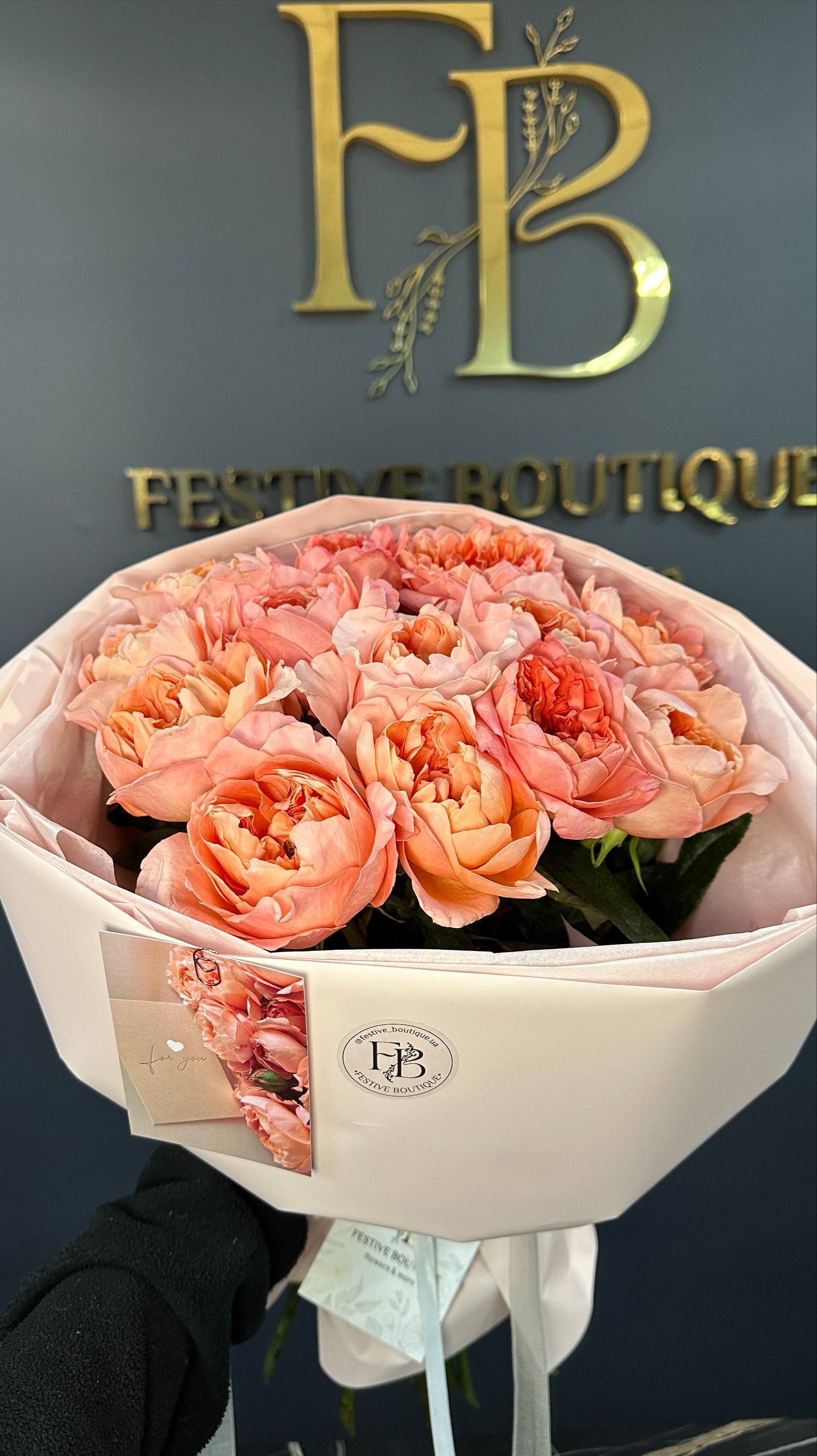 Монобукет з півонієвидної троянди Dragon Fly