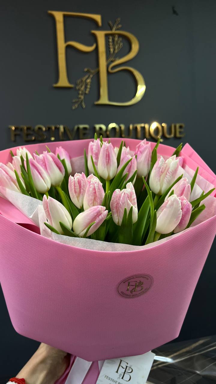 Монобукет з ніжно-рожевих тюльпанів