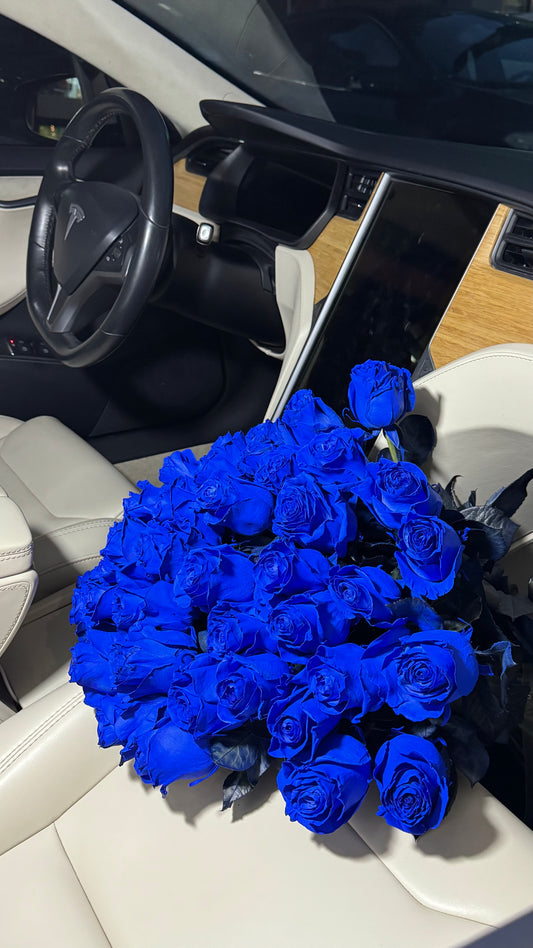 Букет з синіх еквадорських троянд під стрічку