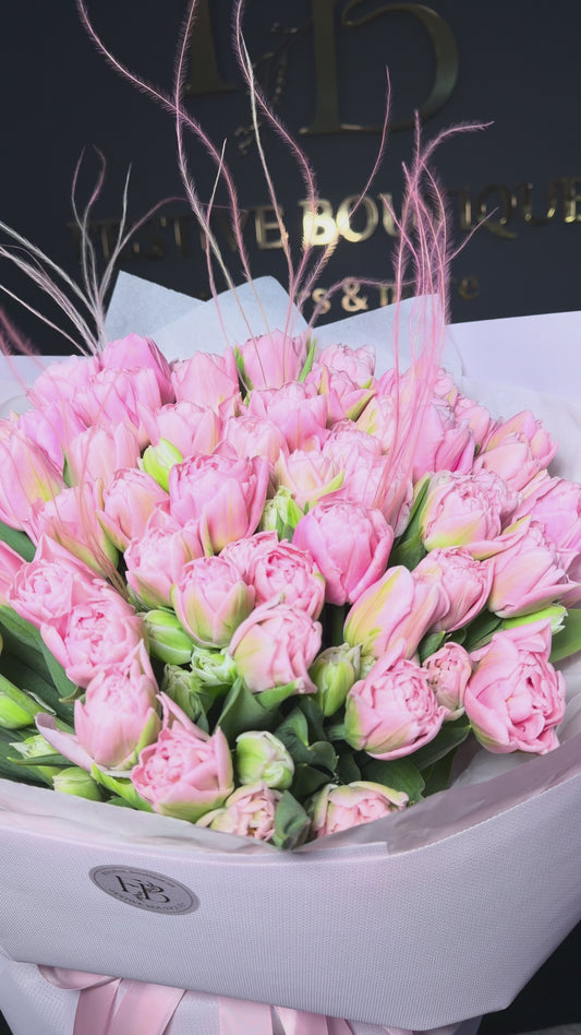 Букет з 71 піоновидного тюльпана та стіфи
